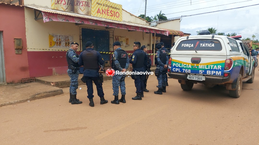 VIOLÊNCIA - AO VIVO: Homem é executado a tiros em frente a poliesportivo