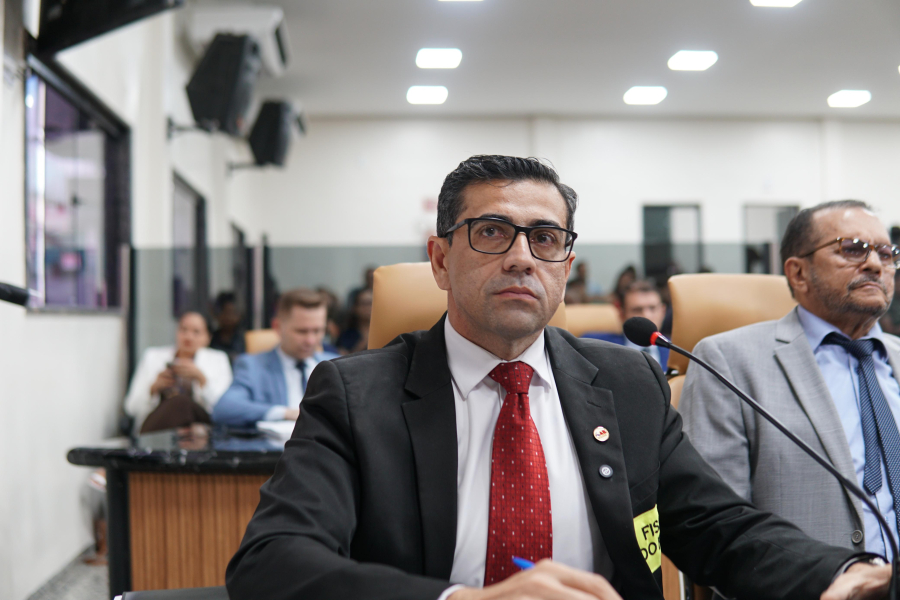 DR. BRENO MENDES: Vereador apresenta projeto de lei para criar blindagem para mulheres 