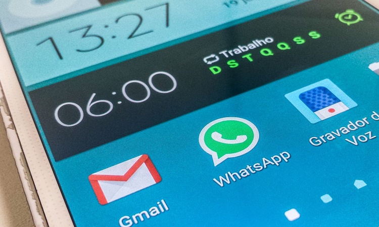 CUIDADOS: Especialistas alertam para impactos do serviço de pagamento do Whatsapp