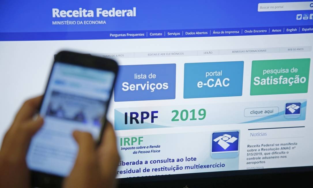 LEÃO: Receita abre consulta a segundo lote de restituição do IR