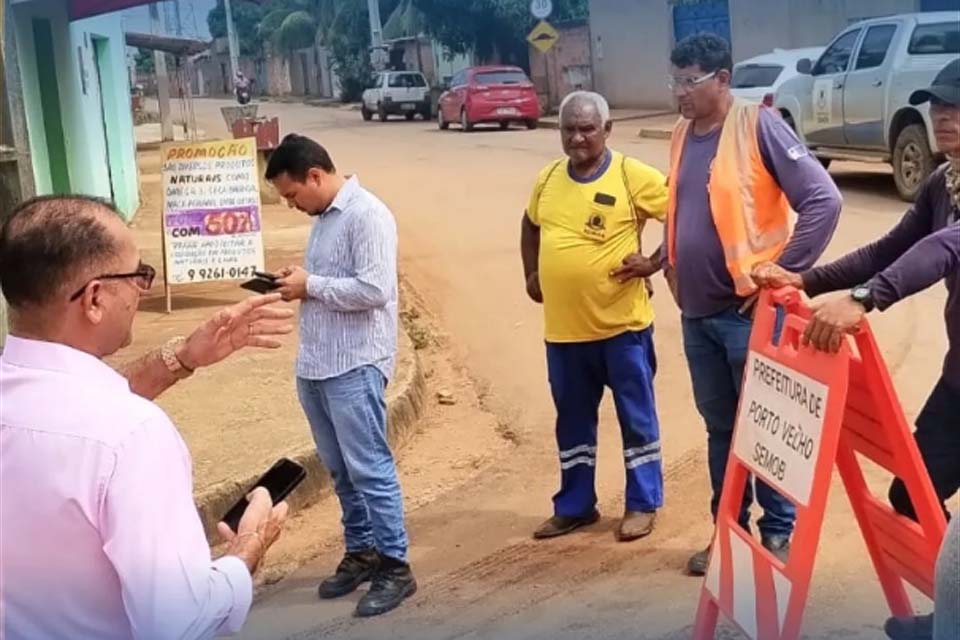 PAULO TICO: Vereador fiscaliza e acompanha serviços de asfaltamento no Bairro Nova Esperança