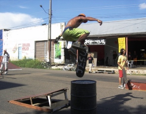 Confira fotos do 1º campeonato Zadoque de Skate