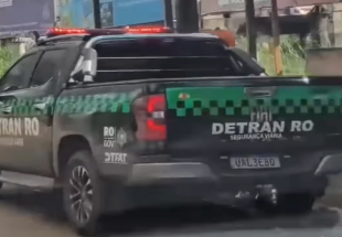 GASTANDO COMBUSTÍVEL: Viatura do Detran é flagrada parada perto do HB; órgão esclarece fiscalização