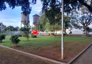 ASSALTO NO CENTRO: Mais um casal é roubado por dupla de moto na praça das Três Caixas D’Água