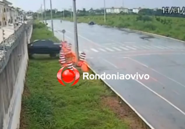 VÍDEO: Advogado perde controle da direção de caminhonete e invade condomínio