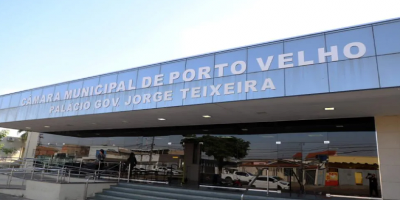 REESTRUTURAÇÃO: Câmara de PVH exonera 698 comissionados e convoca 41 servidores efetivos