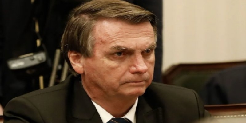 DIZ BOLETIM: Bolsonaro está em UTI com broncopneumonia bacteriana