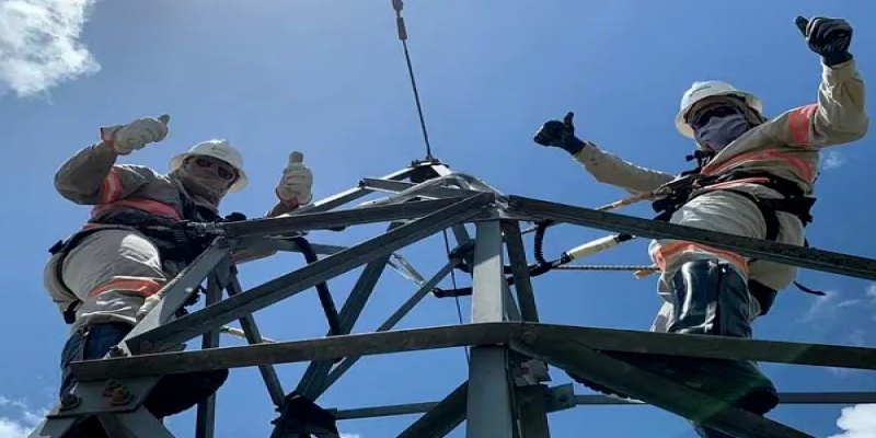 ENERGISA: Cerca de mil eletricistas atuam para levar energia a Rondônia