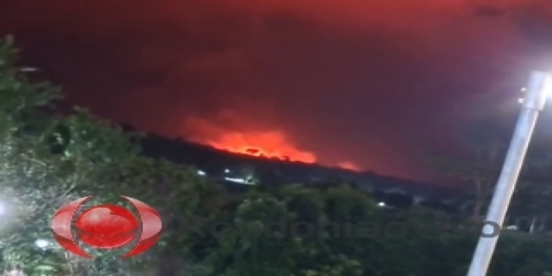 DO OUTRO LADO DO RIO: Incêndio em fazenda deixa céu de Porto Velho avermelhado e assusta moradores 