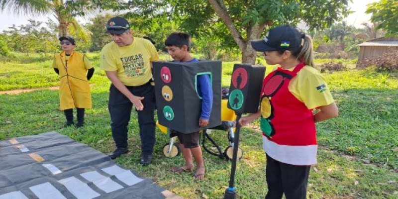 TRÂNSITO: Educação chega a aldeias indígenas na região de Nova Dimensão