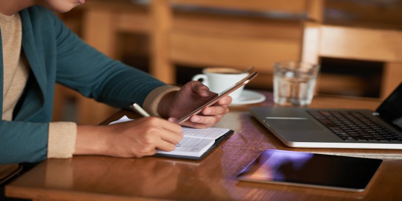 TRABALHO REMOTO E VERIFICAÇÃO DE CONTA: As vantagens de ter um número virtual internacional no celular