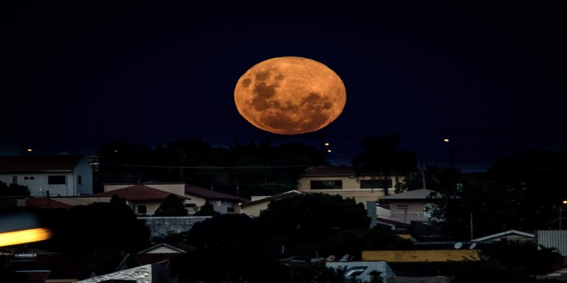LUA DO LOBO: Primeira Lua Cheia do ano será maior, mais brilhante e terá companhia especial